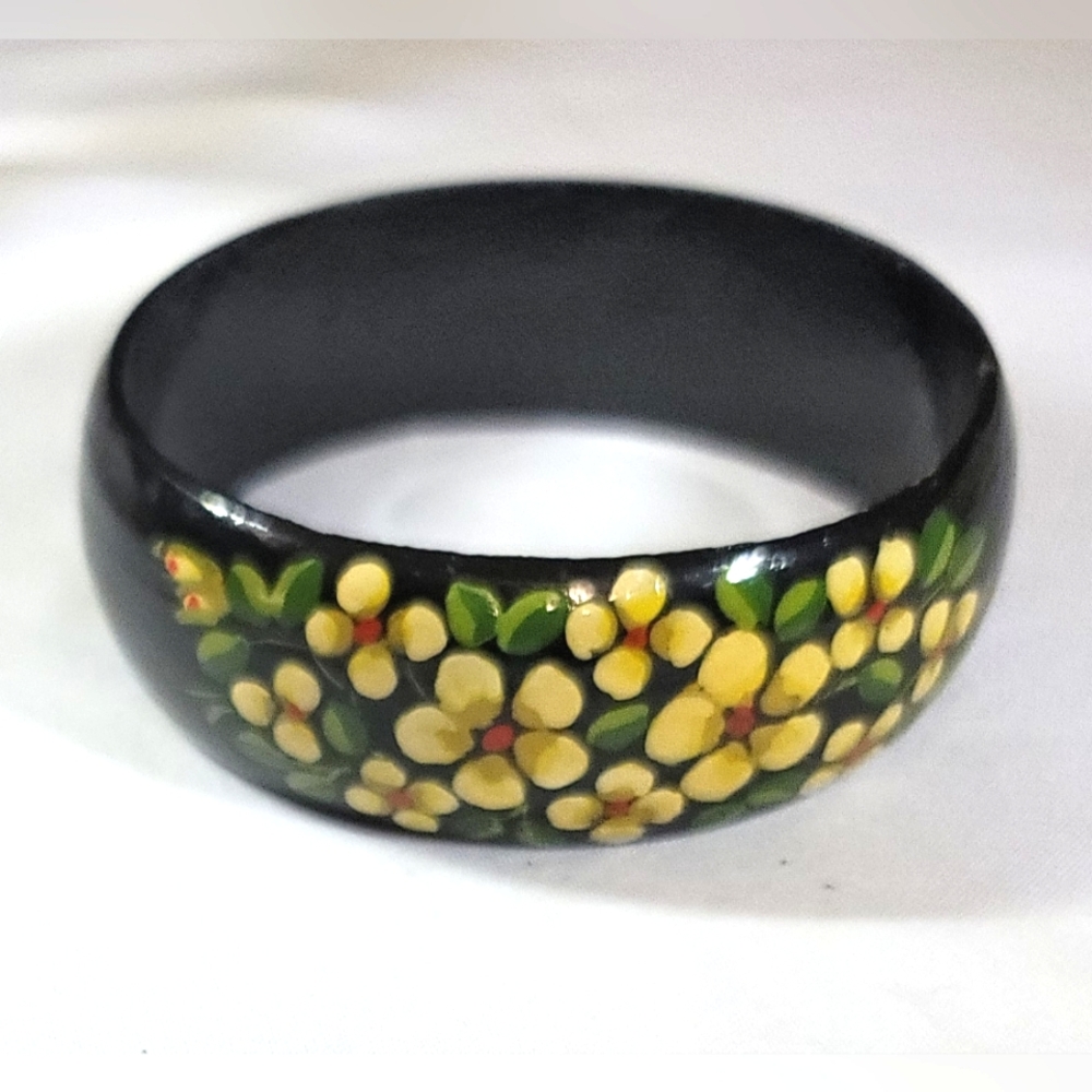 Vintage Black Lacquer Wooden Bangle